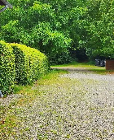 Quiet And Cozy Close To Nature In Villa.