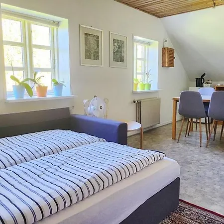 Apartment Quiet And Cozy Close To Nature In Villa. *