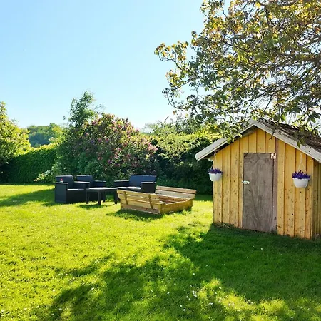 Quiet And Cozy Close To Nature In Villa. Apartment *